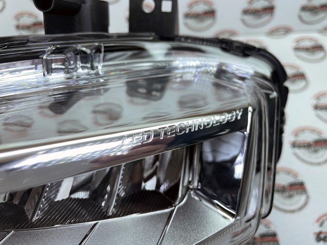 Do koszyka LR068980 Land Rover Lampa przeciwmgielna lewa