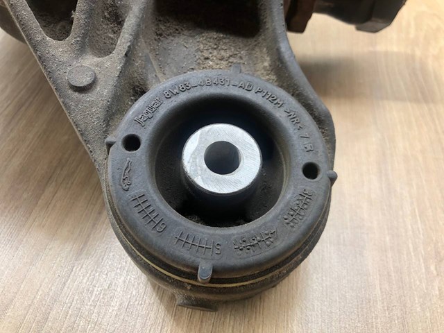 Do koszyka LR039509 Land Rover Reduktor mostu tylnego