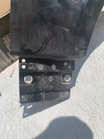 Błotnik przedni prawy Land Rover LR044231