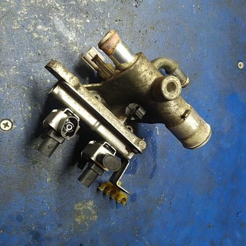 Kołnierz układu chłodzenia (trójnik) Ford 1S7G8K556AJ cena, od 24,95 USD