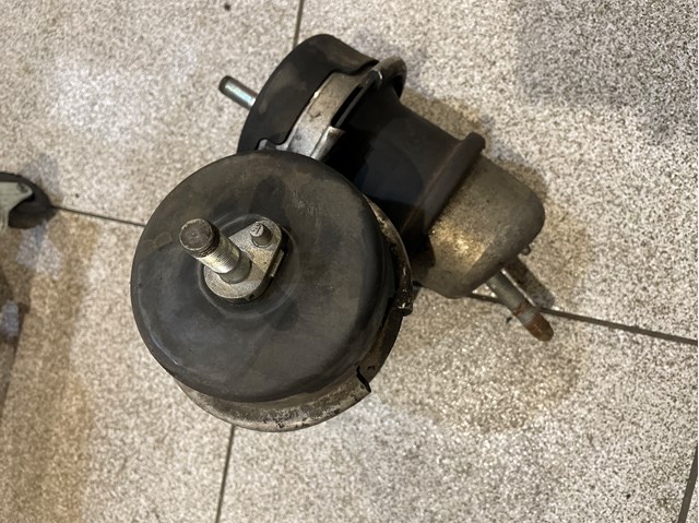 Poduszka (podpora) silnika przednia do Lexus IS  E2