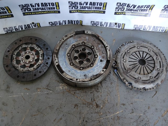 Docisk sprzęgła Peugeot 407 sedana (6D) (2004 - 2011) cena, od 120,40 USD