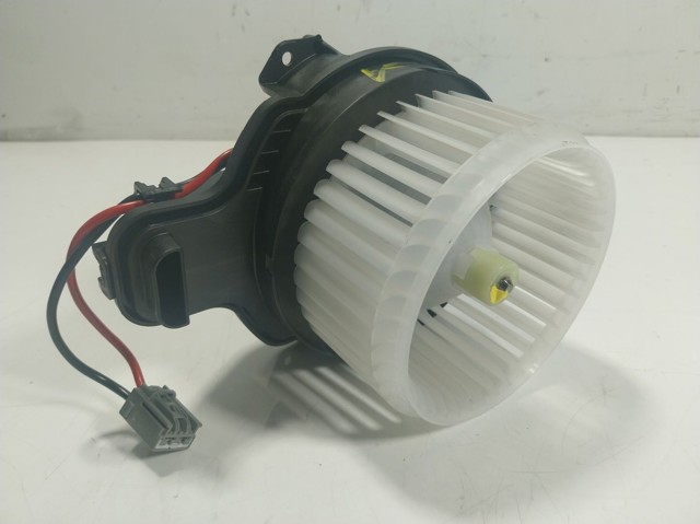  Silniczek wentylatora nagrzewnicy (ogrzewacza wnętrza) Ford Focus 4