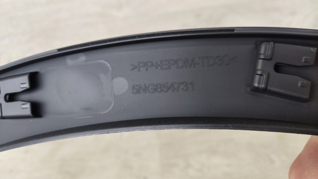 Poszerzenie (nakładka) reperaturki błotnika przedniego lewy PVG01029MAL Signeda