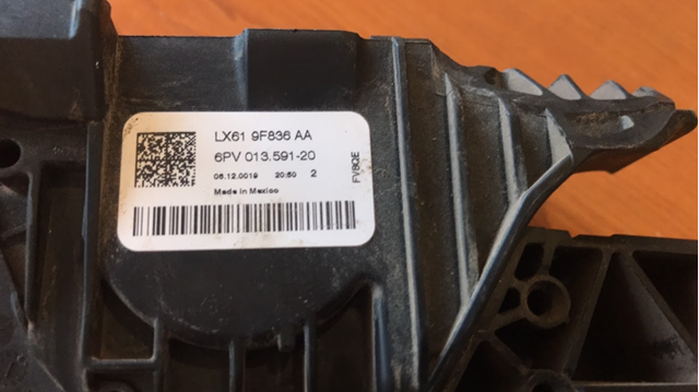 Do koszyka Pedał przyspieszenia (gazu) Ford Escape III DFK