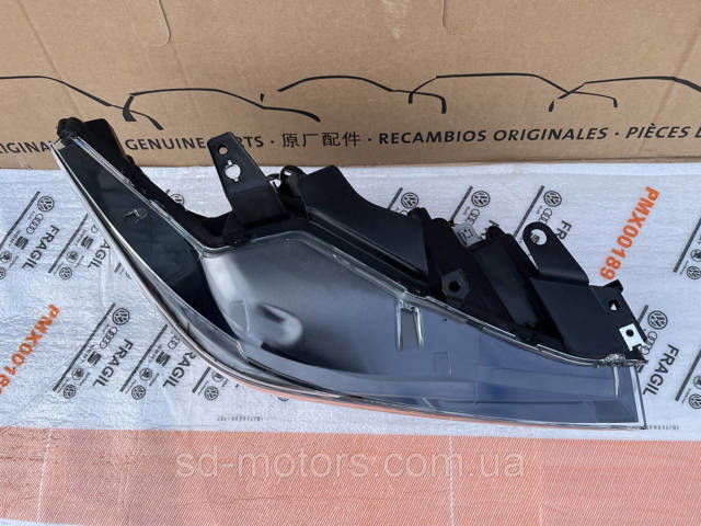 Do koszyka KSD651030 Mazda Reflektor prawy