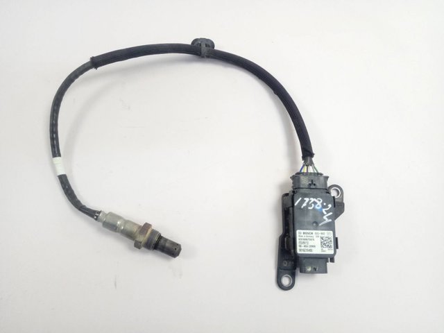 Czujnik tlenków azotu NOX przedni 9816276480 Opel