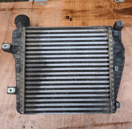 Chłodnica intercoolera VAG 7P0145804C cena, od 130,43 USD