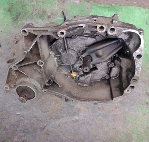 Mechaniczna skrzynia biegów w komplecie Renault (RVI) JB1132