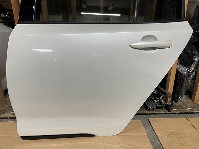 Drzwi tylne lewe Toyota Corolla sedana (E21) (2019 - 2026) cena, od 700,41 USD