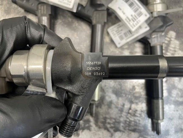 Wtryskiwacz paliwa Opel 55567729 cena, od 188,92 USD