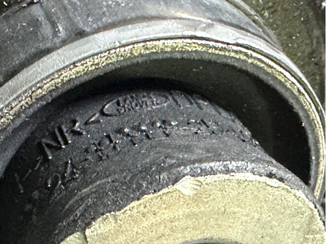 LR078477 Land Rover Wahacz zawieszenia przedniego dolny prawy