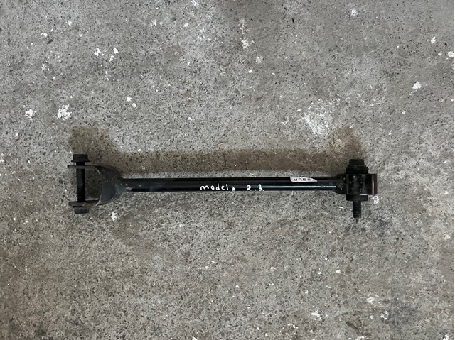 Tesla 104442700C