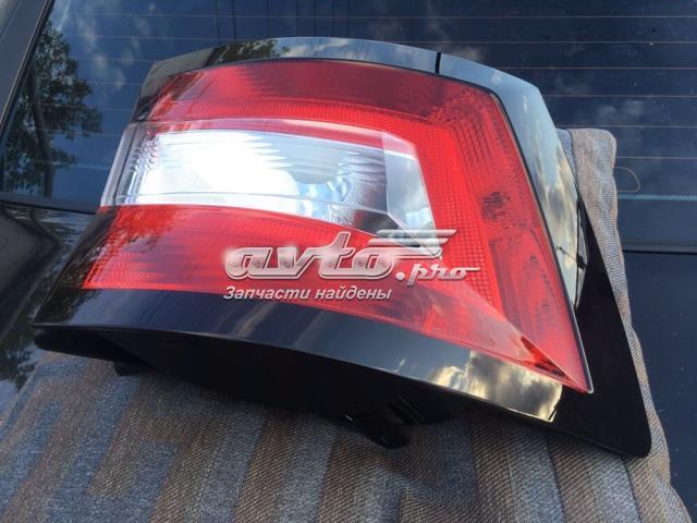 6V9945095 VAG Lampa zespolona tylna lewa