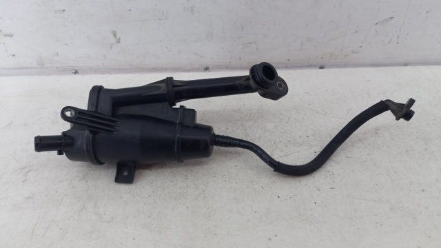 Separator oleju układu wentylacji kadłuda (bloku silnika) 55575980 Opel