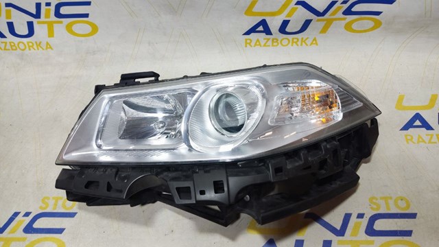 Do koszyka 8200412754 Renault (RVI) Reflektor prawy