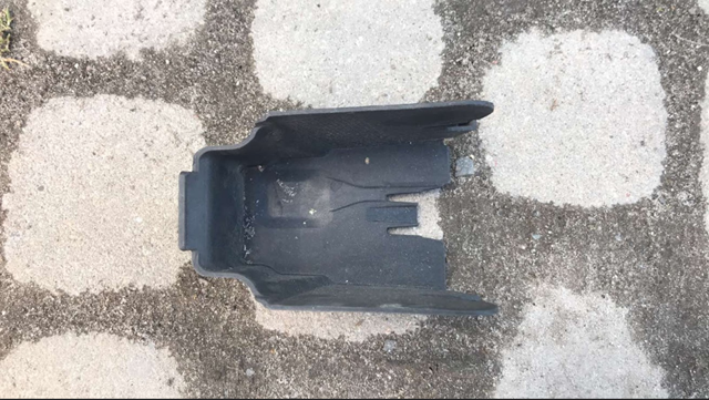 Zaślepka klamki drzwi zewnętrznych tylnych lewych 51117308803 BMW