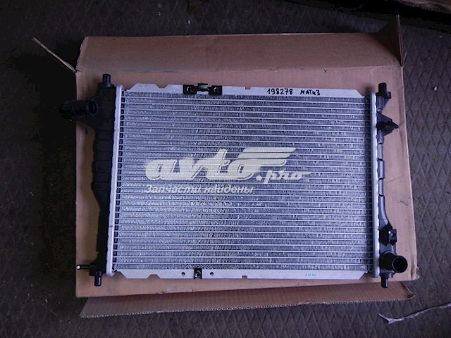 Chłodnica silnika 96477777 General Motors