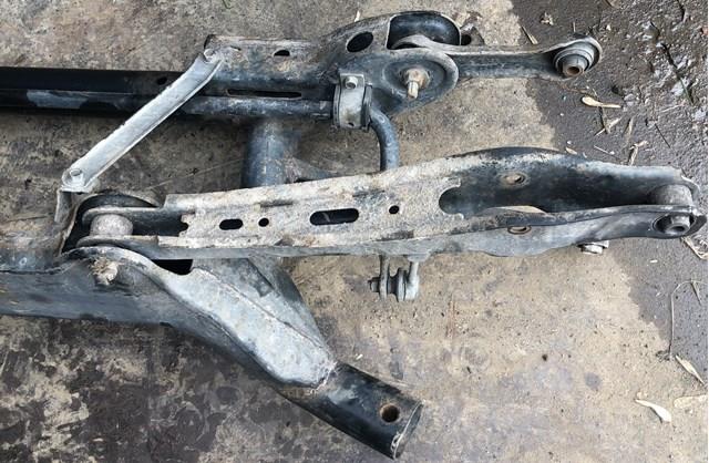 4100A033 Mitsubishi Korpus osi tylnej