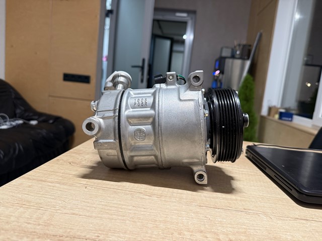 Sprężarka klimatyzacji 1684906 Ford