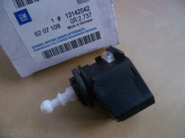13142042 General Motors Korektor swiatel