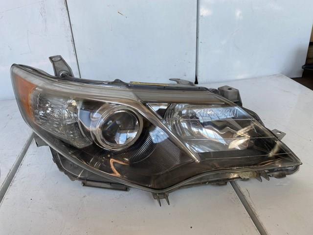 Reflektor prawy Toyota 8113033611 cena, od 198,55 USD