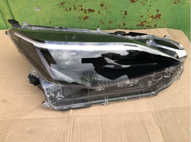 Do koszyka Reflektor prawy Toyota Yaris CROSS MXP