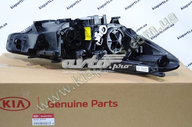 Reflektor lewy Hyundai/Kia 92101A7050 cena, od 555,90 USD