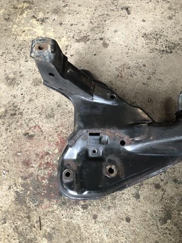 Korpus osi przedniej Mitsubishi Carisma hatchback (DA) (1995 - 2003) cena, od  