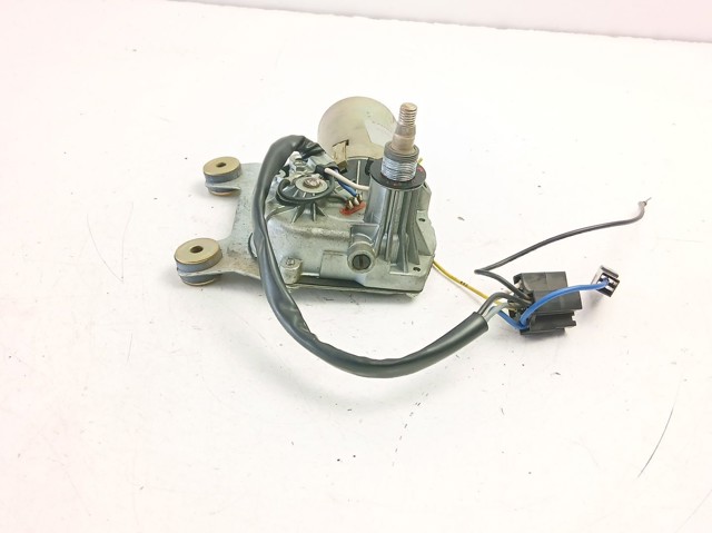 Do koszyka Silniczek wycieraczki tylnej szyby Peugeot 205 II 20A, C