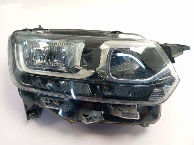Reflektor prawy 9816824780 Peugeot/Citroen