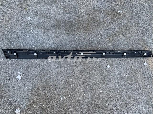 Listwa ochronna drzwi przednich prawych dolna 808766FR0A Nissan/Infiniti