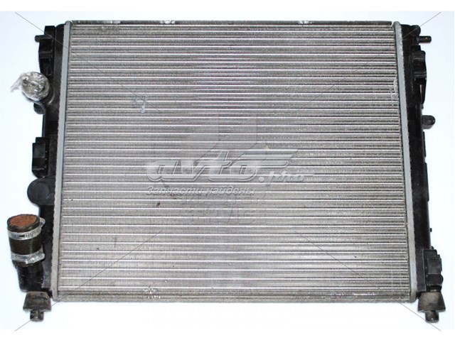 Chłodnica silnika 8200033831 Renault (RVI)