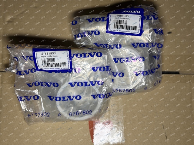  Volvo 31681930 cena, od 118,45 USD