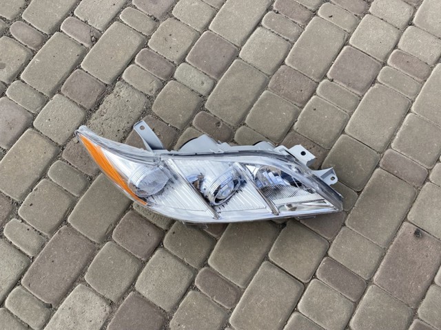 Reflektor prawy 813810 Polcar
