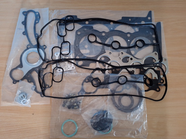 Zestaw uszczelek silnika pełny Toyota 0411131342 cena, od 262,64 USD