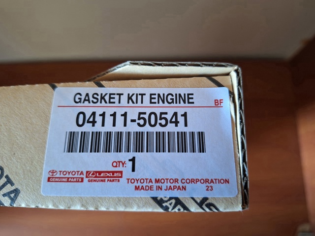 Zestaw uszczelek silnika pełny Toyota 0411150541 cena, od 336,76 USD