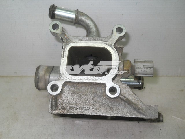 Kołnierz układu chłodzenia (trójnik) 1360282 Ford