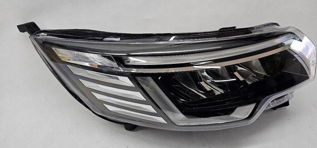 Reflektor prawy 260102899R Renault (RVI)