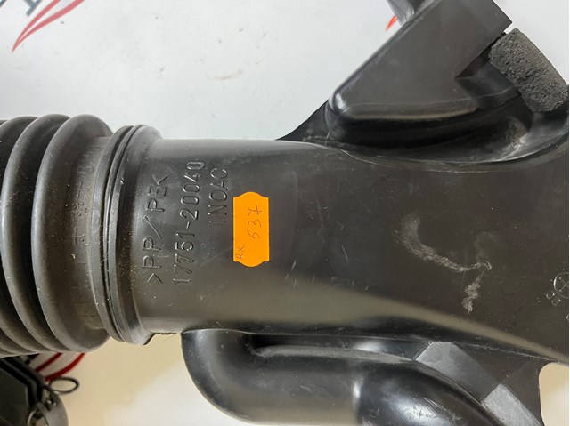 Do koszyka Wlot powietrza do filtra powietrza Lexus RX 300/330/350/400H U3