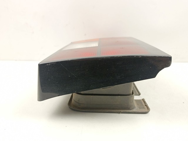Lampa zespolona tylna prawa Volvo 460 L sedana (464) (1988 - 1996) cena, od 63,47 USD