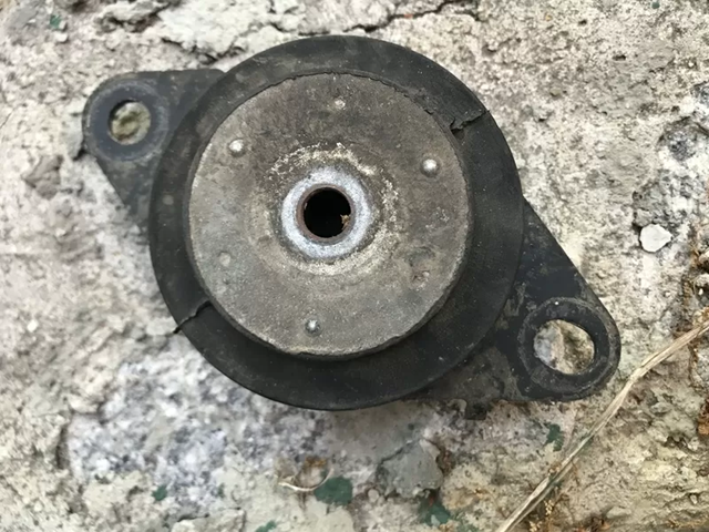 8200000016 Renault (RVI) Poduszka (podpora) silnika lewa