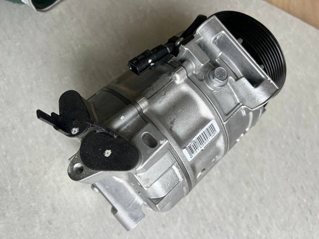 Do koszyka 926000373R Renault (RVI) Sprężarka klimatyzacji