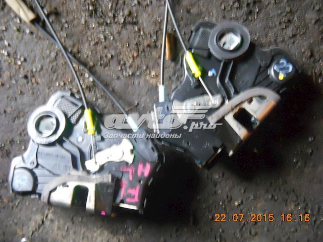  Zamek drzwi przednich lewych Toyota Hilux 