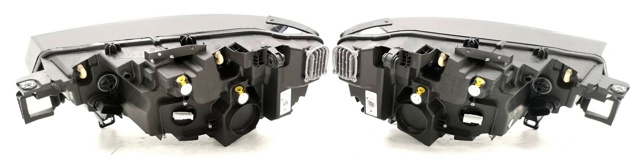 11B941006A VAG Reflektor prawy