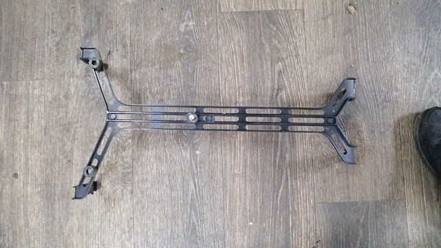 Wspornik do mocowania chłodnicy klimatyzacji Peugeot/Citroen 9805328380 cena, od 28,88 USD