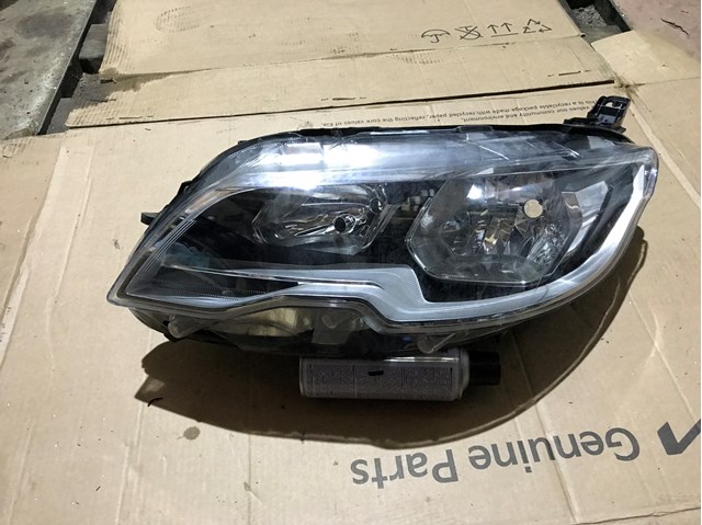 Reflektor lewy Peugeot/Citroen 9817298380