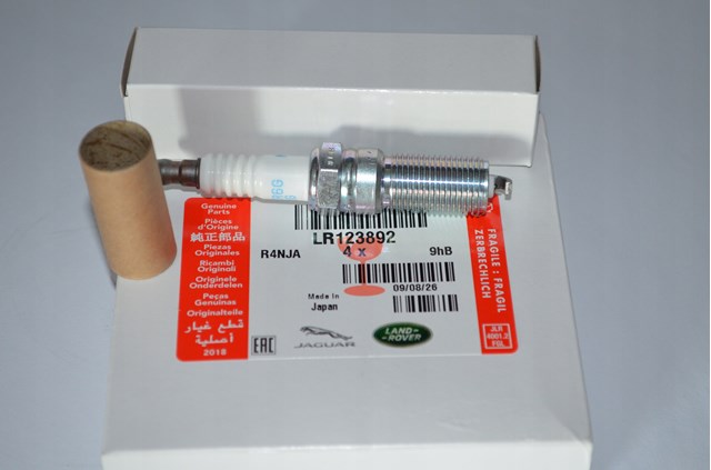 LR123892 Land Rover Świeca zapłonowa