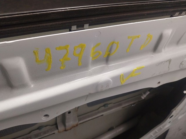  Drzwi tylne prawe KIA Carens 3