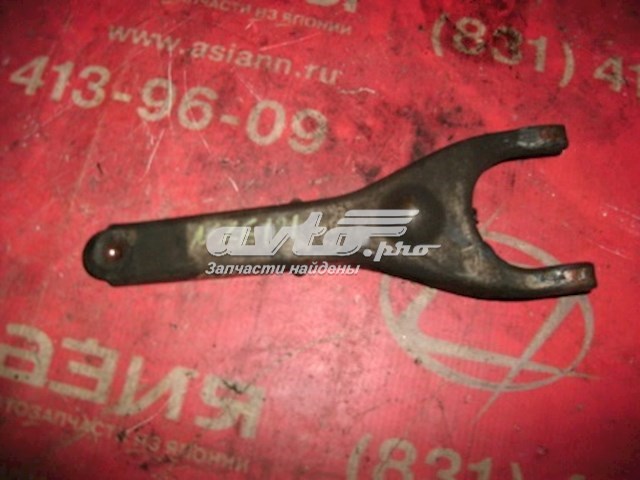  Widełki sprzęgła Toyota Yaris 